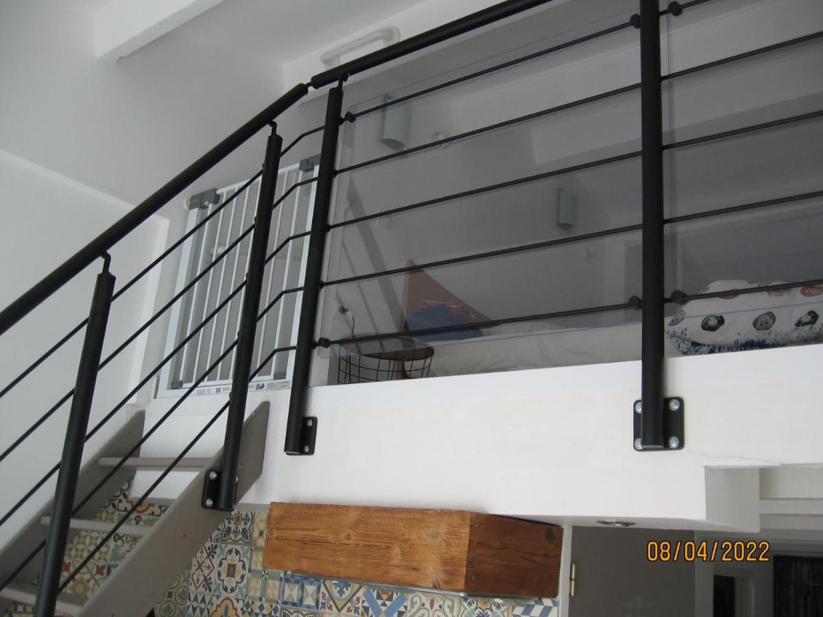 Appartement Avec Chambre En Mezzanine Rognac Bagian luar foto