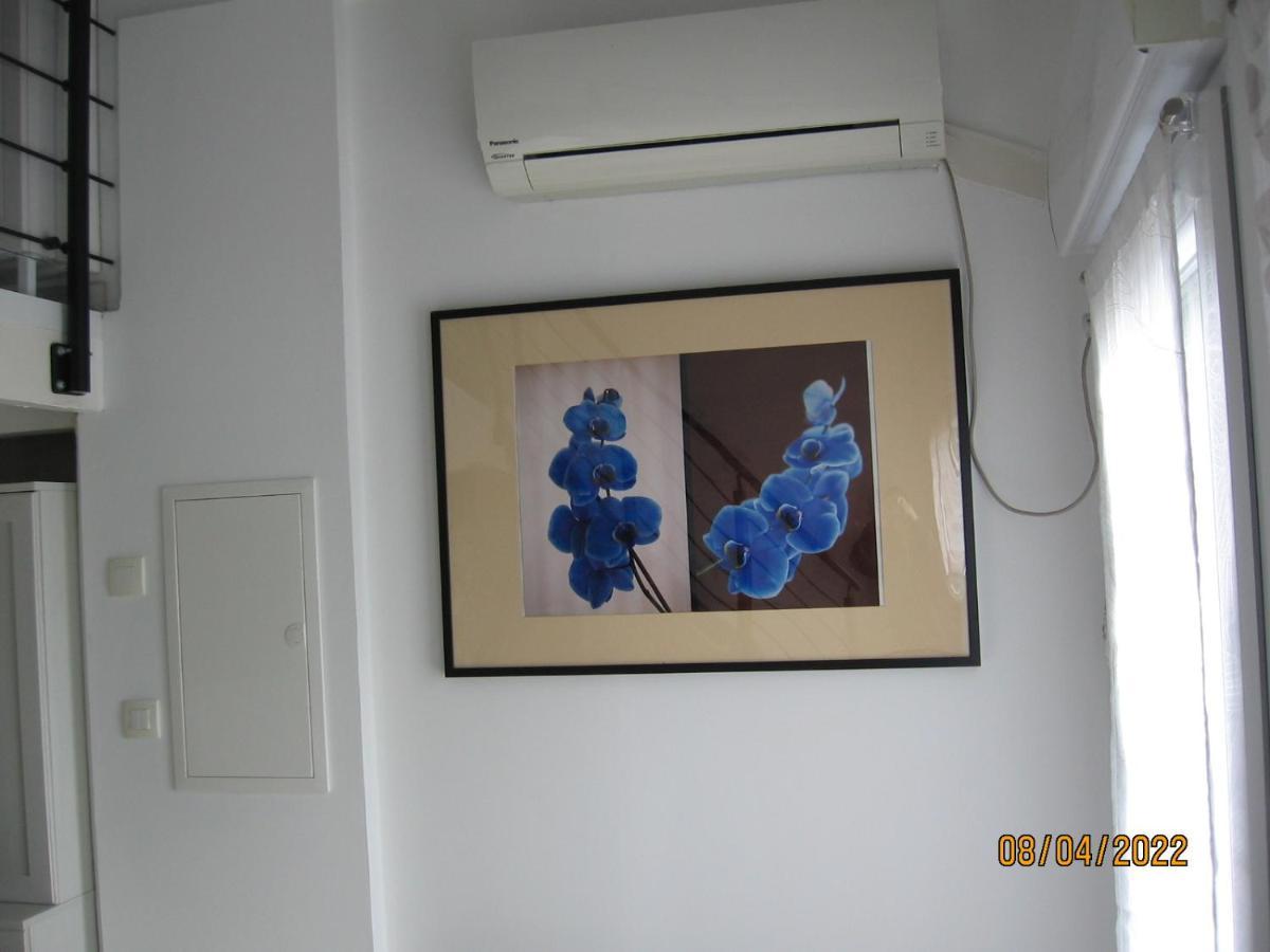 Appartement Avec Chambre En Mezzanine Rognac Bagian luar foto