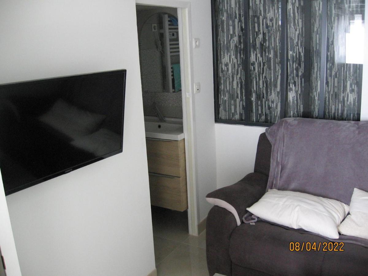 Appartement Avec Chambre En Mezzanine Rognac Bagian luar foto