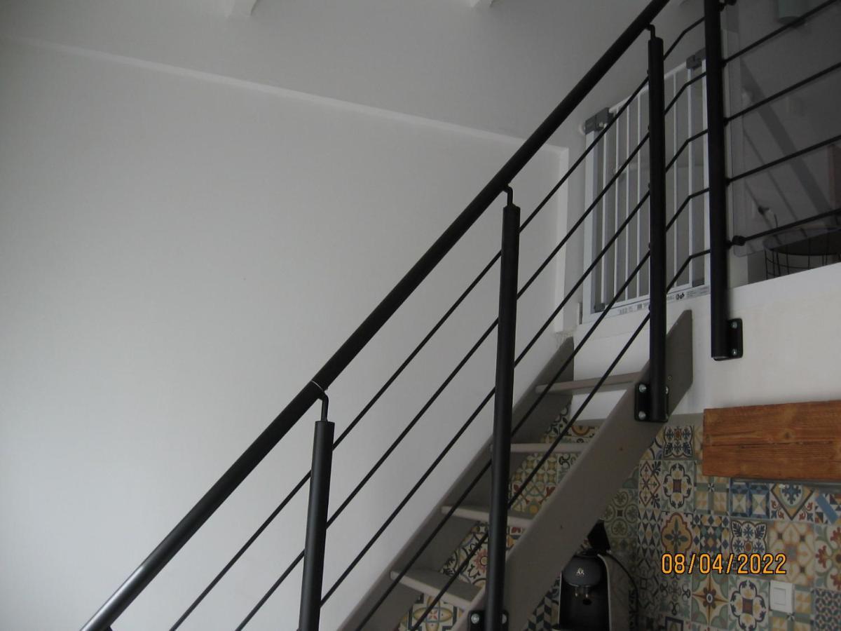 Appartement Avec Chambre En Mezzanine Rognac Bagian luar foto