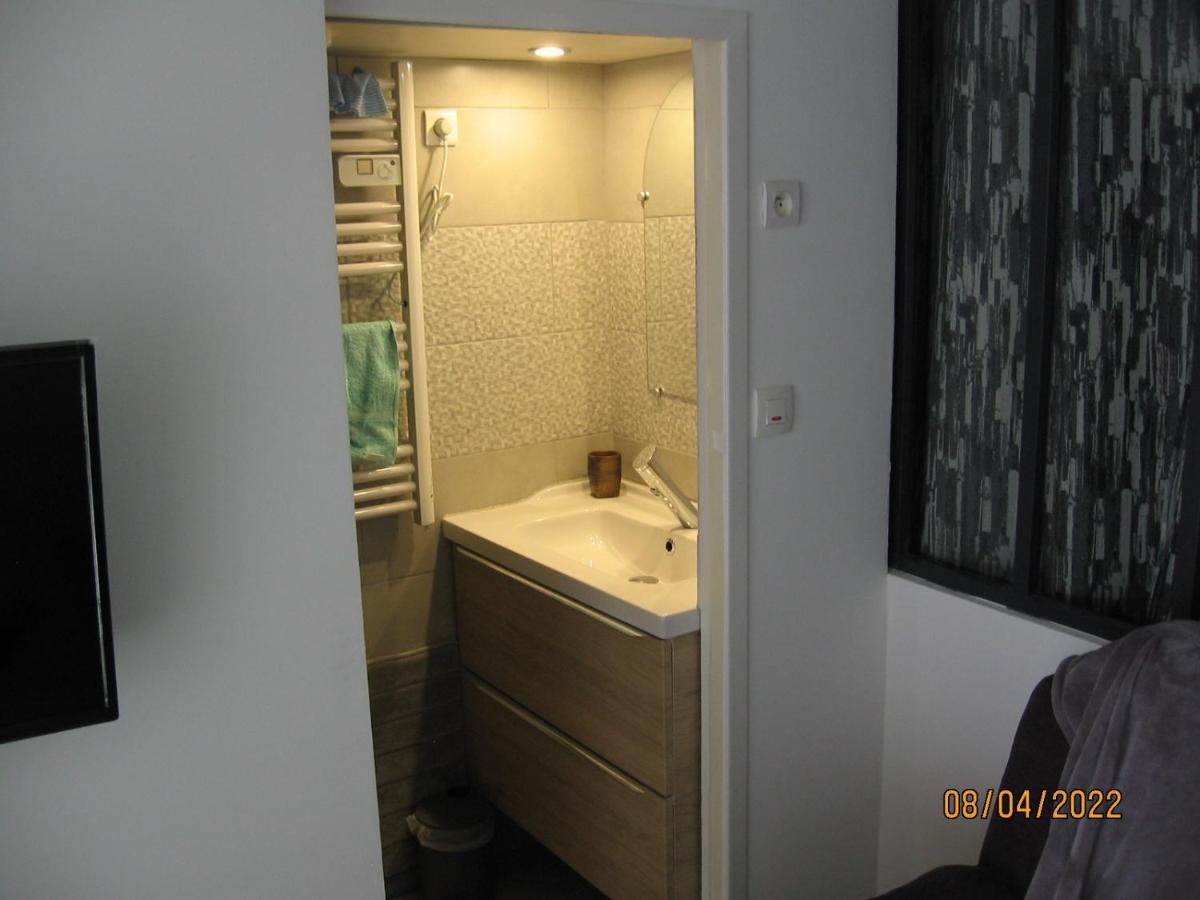 Appartement Avec Chambre En Mezzanine Rognac Bagian luar foto