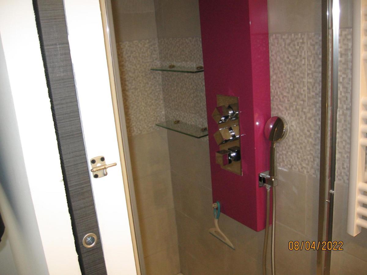 Appartement Avec Chambre En Mezzanine Rognac Bagian luar foto