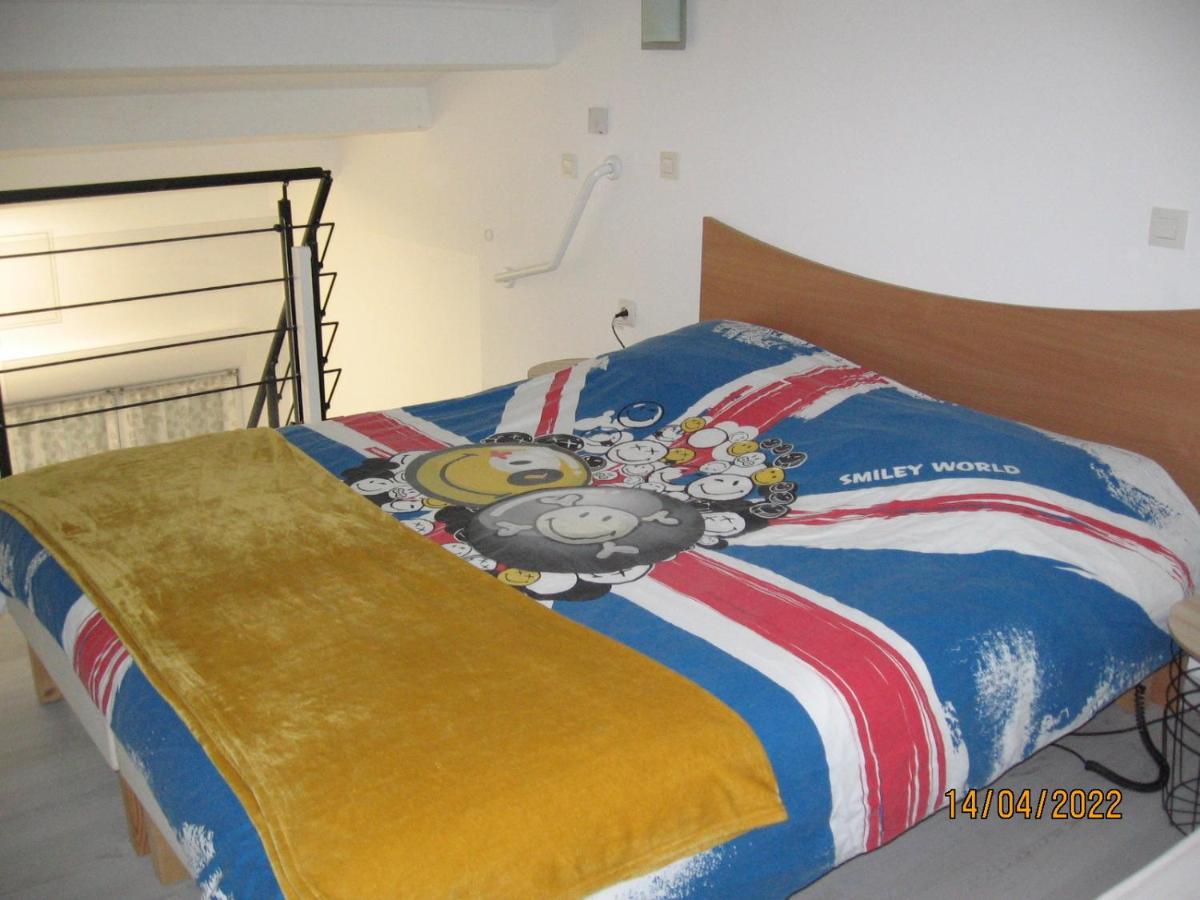 Appartement Avec Chambre En Mezzanine Rognac Bagian luar foto
